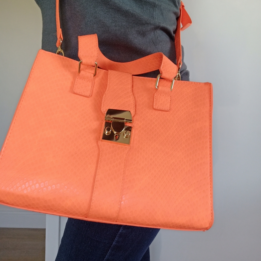 Handbag - Picture 5 of 5